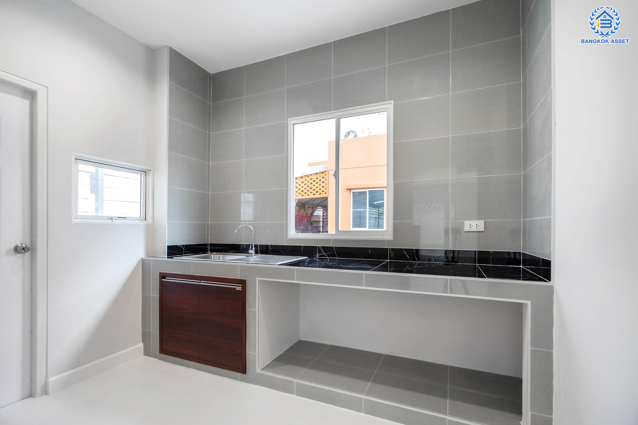 บ้านมือสองตกแต่งใหม่ ม.เดอะคลัสเตอร์วิลล์2 ราชพฤกษ์-พระราม5 เนื้อที่ 48.2 ตร.ว. ฟังก์ชัน 3 ห้องนอน 3 ห้องน้ำ 2 ที่จอดรถ บรรยากาศเงียบสงบ น่าอยู่ บนทำเลเดินทางสะดวก ใกล้ The Walk ,The Crystal SB และจุดขึ้นทางด่วน "ศรีรัช"